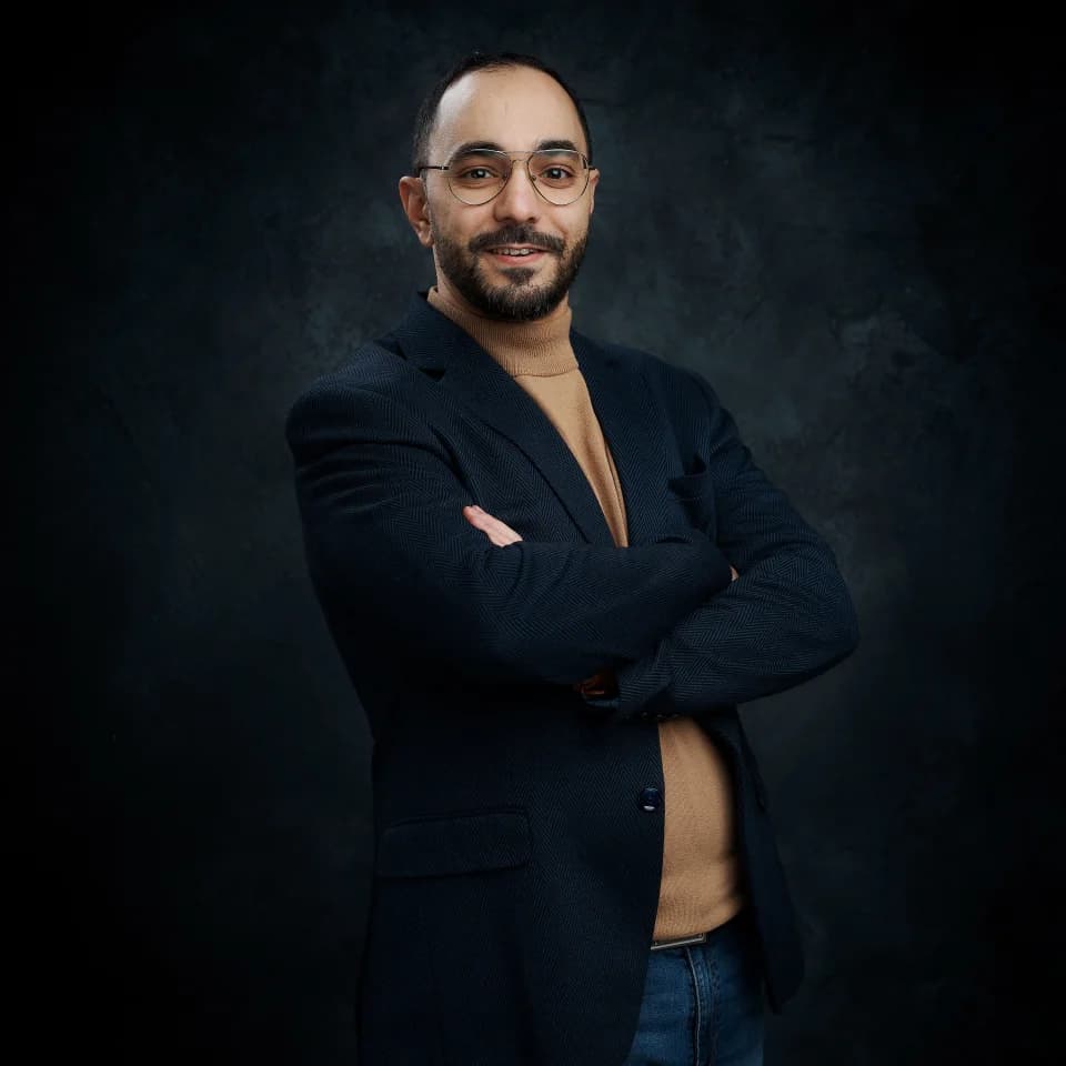 Mohammed El Jattari met gekruiste armen